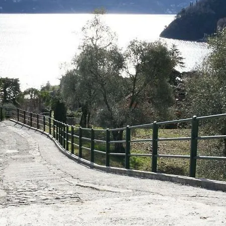 Casa Giulia Brentano بيت للعطل ميزّيجرا